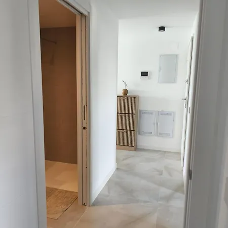 Luxury With Terrace 公寓